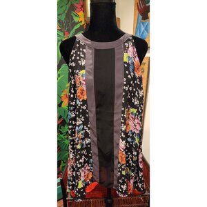 Torrid Women's Floral A -Line Halter Top With Colorblock Detail Size 2